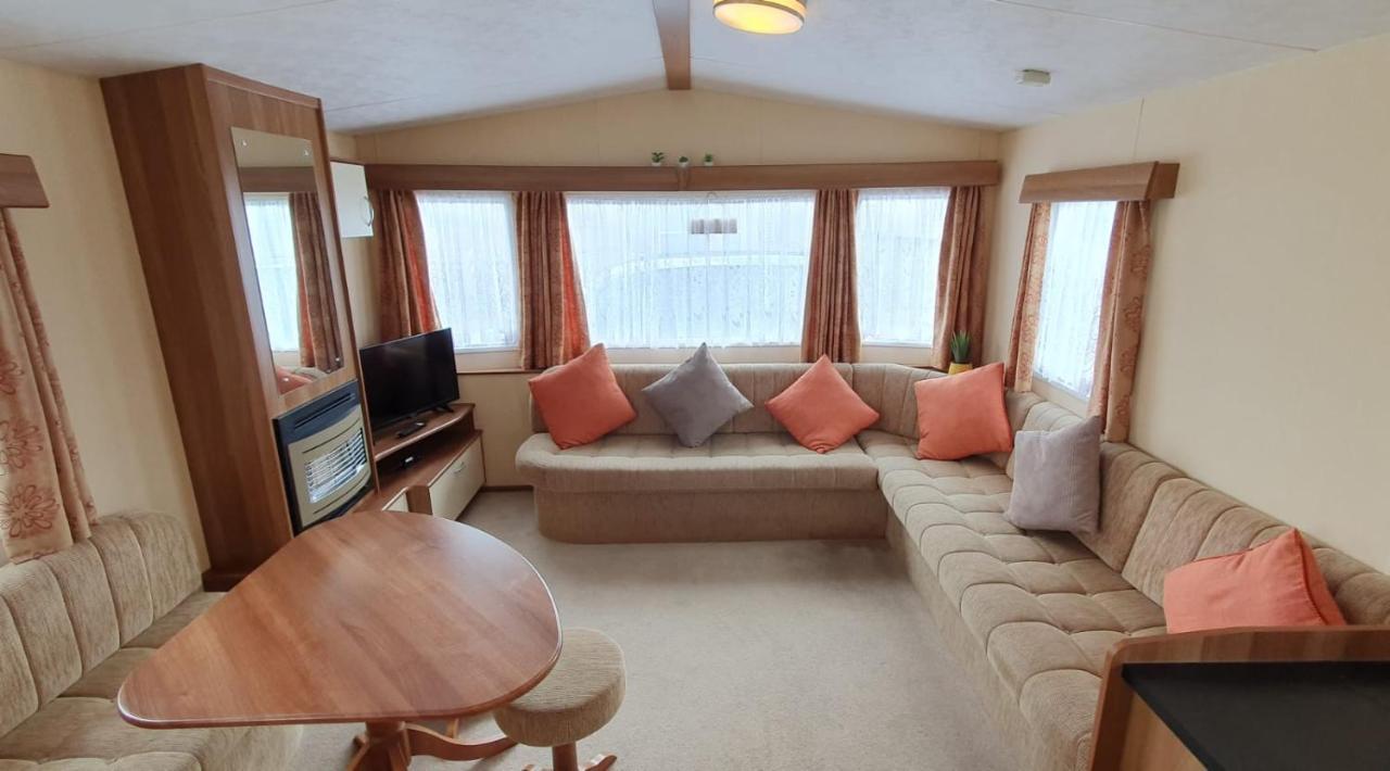 Отель Olympic Holiday Caravan Селси Экстерьер фото