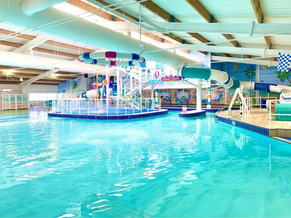 Отель Olympic Holiday Caravan Селси Экстерьер фото