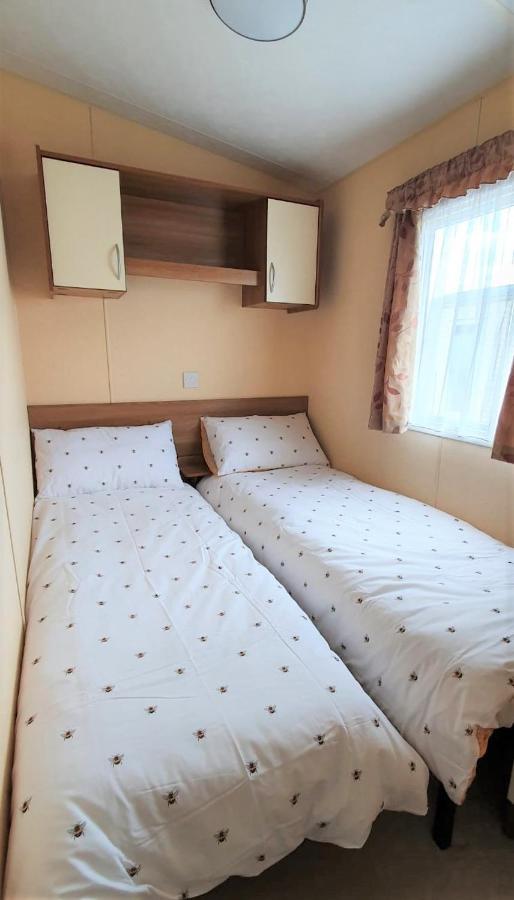 Отель Olympic Holiday Caravan Селси Экстерьер фото